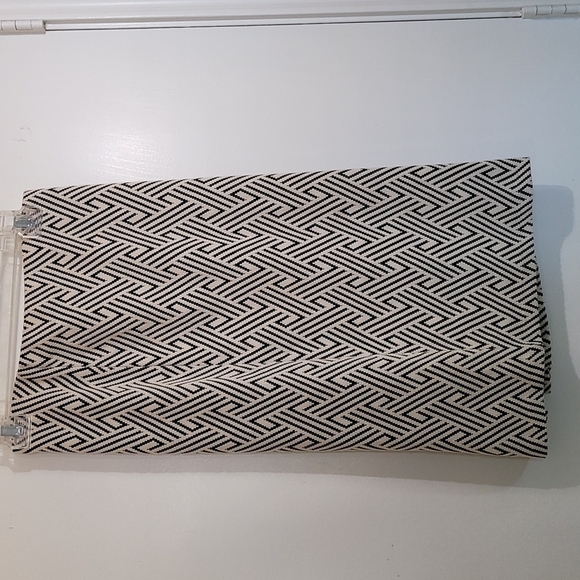 Zara Trafaluc Women's Aztec Print Pencil Skirt Size Medium - Picture 1 of 9